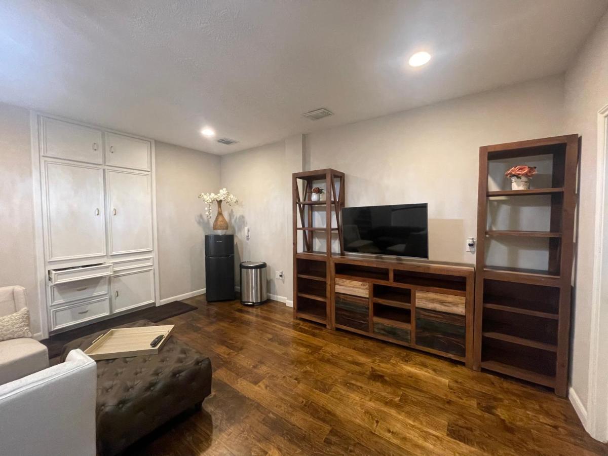 Insperit Home At Galleria With Heated Pool Spa Houston Bagian luar foto