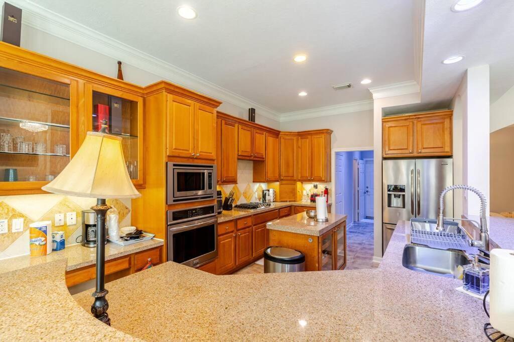 Insperit Home At Galleria With Heated Pool Spa Houston Bagian luar foto