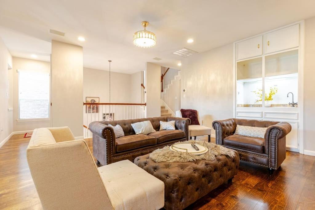 Insperit Home At Galleria With Heated Pool Spa Houston Bagian luar foto