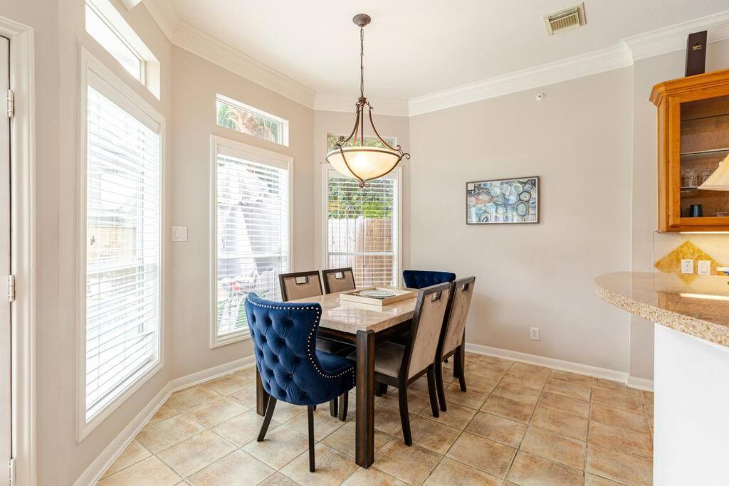 Insperit Home At Galleria With Heated Pool Spa Houston Bagian luar foto